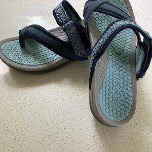 BARETRAP SANDALS= size 8M
